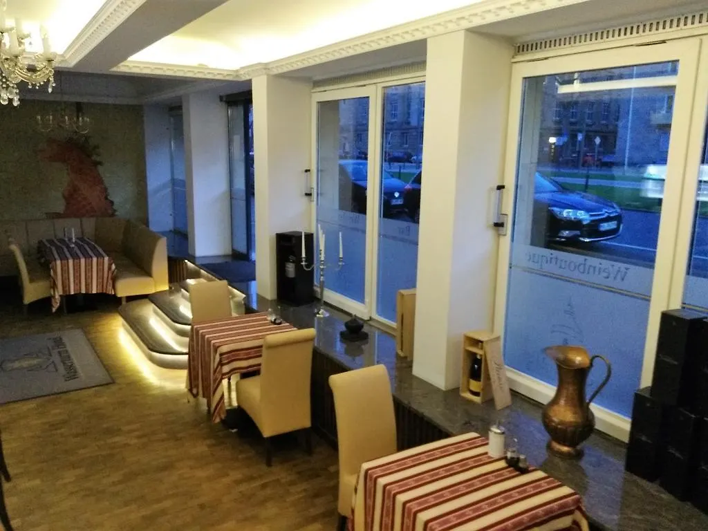 Wasserturm Hotel City Airport Mannheim 3*,